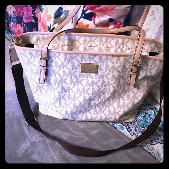 Michael Kors Handbags - Michael Kors diaperbag